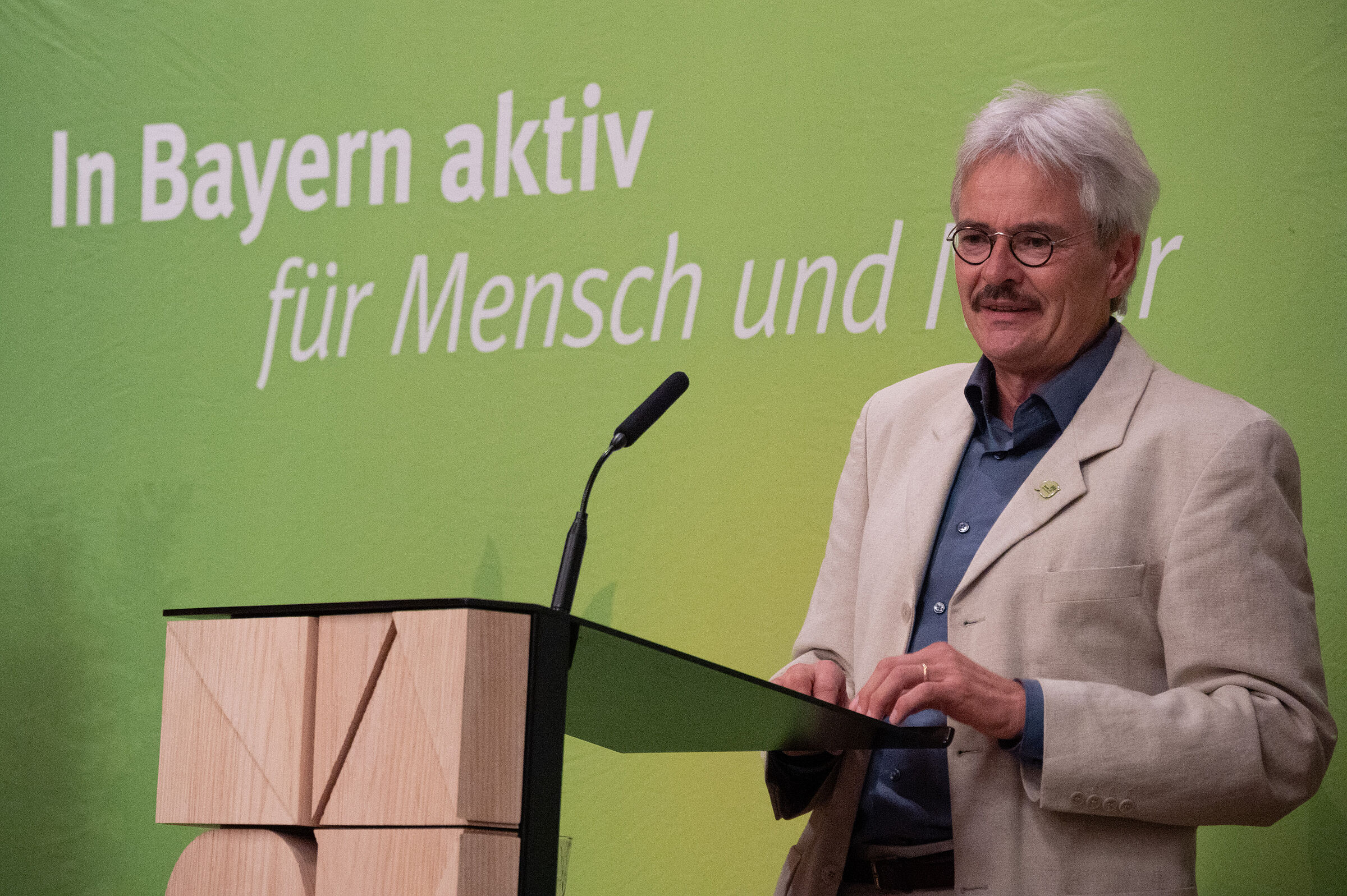 Der BN-Vorsitzende Richard Mergner hielt die Laudatio auf Claudia Kemfert (Foto: Toni Mader).