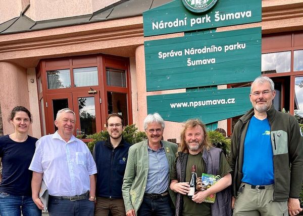 Treffen vor der Nationalparkverwaltungsstelle Sumava 