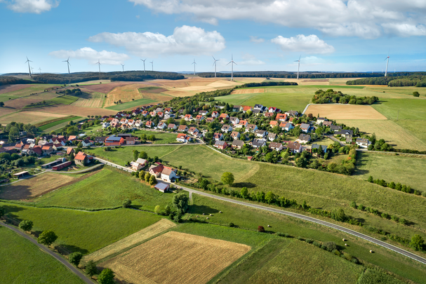 Das Unternehmen Knauf plant bei Altertheim ein Gipsbergwerk zu errichten und gefährdet damit das Trinkwasser in der Region. (Foto: Jan R. Schäfer / J1-Fotografie und Luftbildservice)
