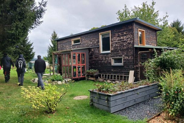 BN-KG-Wunsiedel besucht Tiny House-Village Mehlmeisel