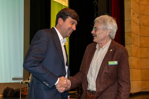Richard Mergner (rechts) gratuliert Martin Geilhufe (links) zur Wahl zum neuen BN-Landesvorsitzenden (Foto: Heinrich Inkoferer/BN)